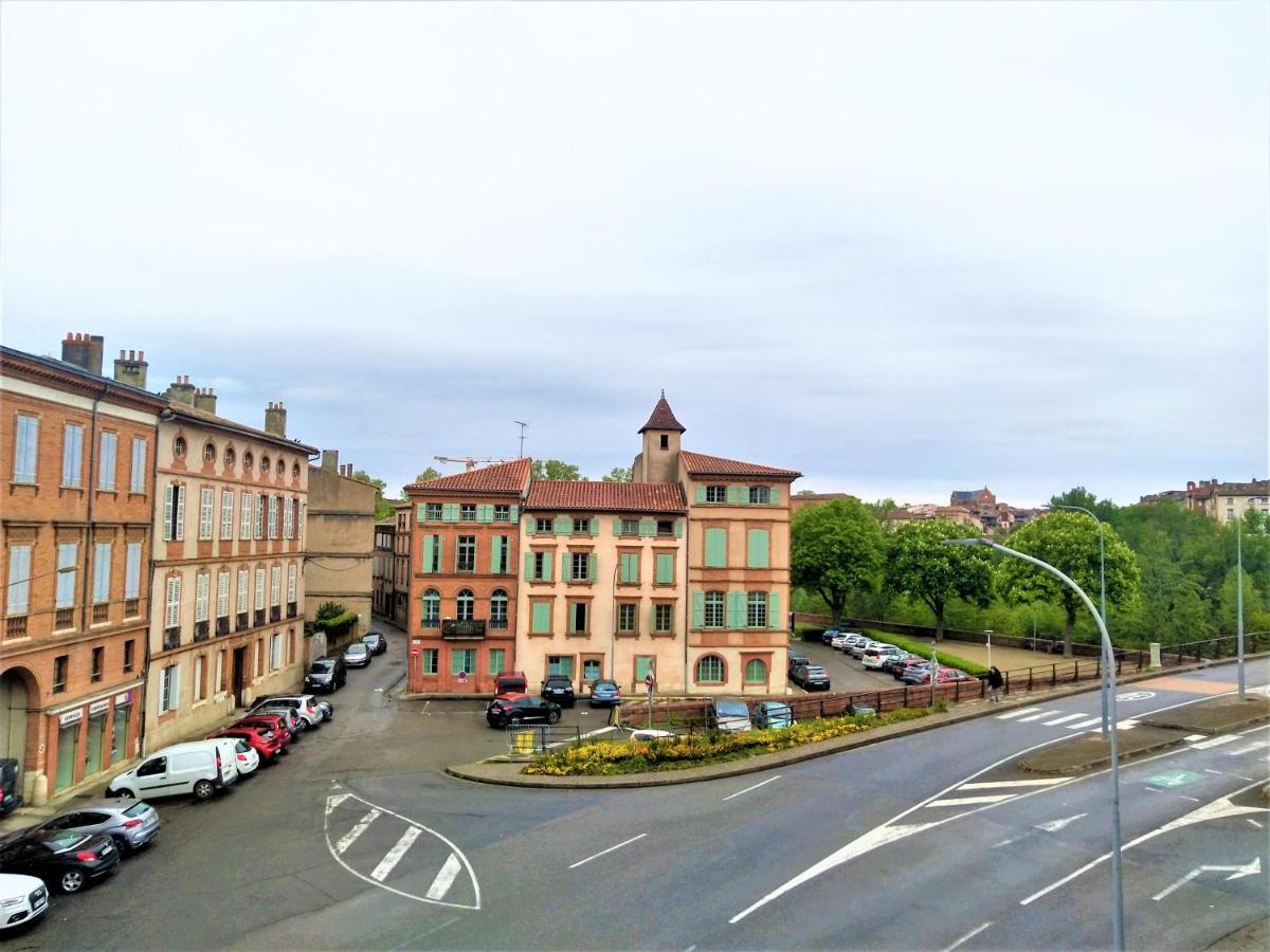 Chambre Privee Et Spacieuse Au Sein D'Un Logement Partage - Central, Quartier Villebourbon - 3 Chambres Doubles - 2 Balcons - Places De Stationnements Gratuites - 5 Min A Pied Gare Et Hypercentre مونْتوبا المظهر الخارجي الصورة