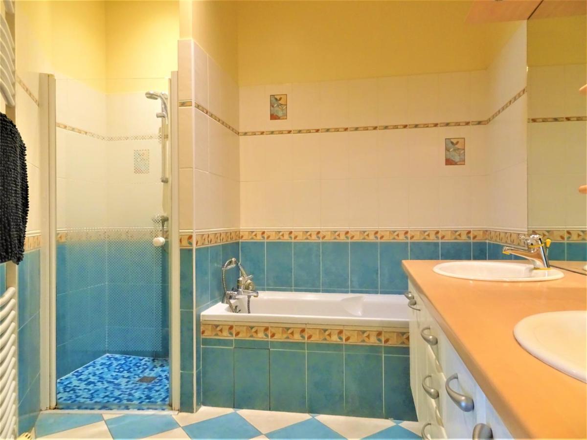 Chambre Privee Et Spacieuse Au Sein D'Un Logement Partage - Central, Quartier Villebourbon - 3 Chambres Doubles - 2 Balcons - Places De Stationnements Gratuites - 5 Min A Pied Gare Et Hypercentre مونْتوبا المظهر الخارجي الصورة